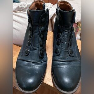 Miz Mooz LOUISE boot. Dark Jade Green. Size 9.5. Retro Boho Vibe side zippers